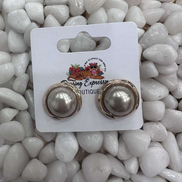Pearl Gold Stud Earring