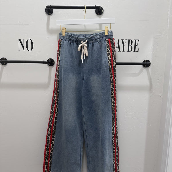 Side Leopard Accent Wide Leg Pants